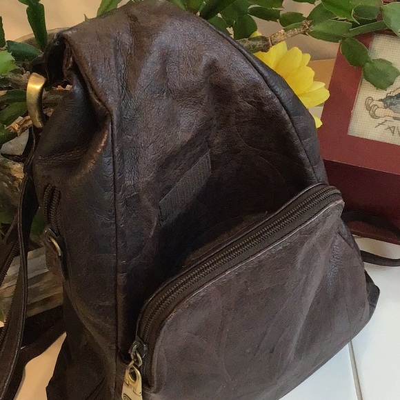 ‘Great American Leatherworks’ Backpack/Sling (#9) - Picture 2 of 11